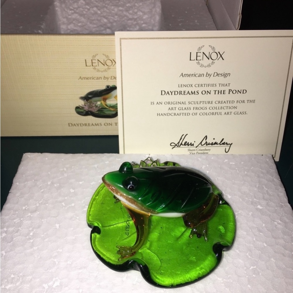Lenox Green Glass Frog on Lily Pad Decorative Sculpture